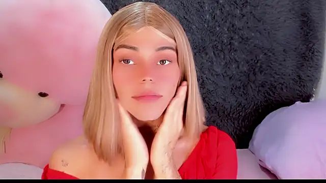 Snapshot of Flora_Minx chatting on 02-15-26, 01:35 Flora Minx online show from 02-15-26, 01:35