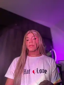 Snapshot of Flora_Minx chatting on 02-22-26, 03:18 Flora Minx online show from 02-22-26, 03:18