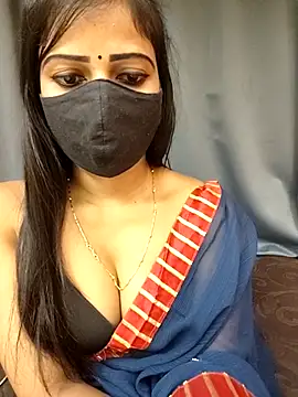 Snapshot of Misss-julli chatting on 12-20-25, 11:39 Misss-julli online show from 12-20-25, 11:39