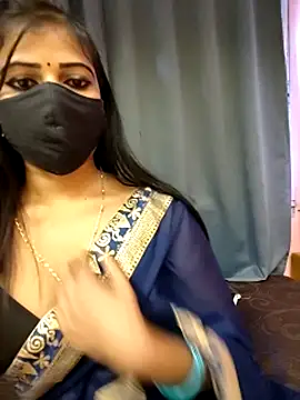 Snapshot of Misss-julli chatting on 12-23-25, 02:42 Misss-julli online show from 12-23-25, 02:42