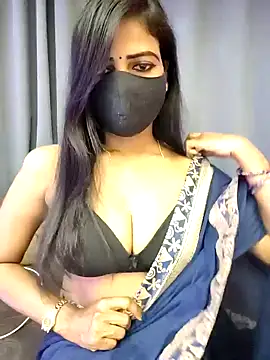 Snapshot of Misss-julli chatting on 02-18-26, 04:52 Misss-julli online show from 02-18-26, 04:52