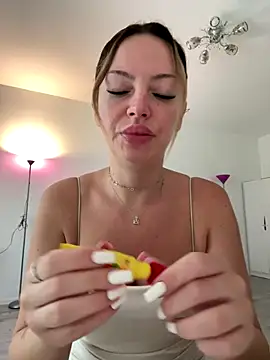 Sandra Jo online show from 09-21-25, 05:42