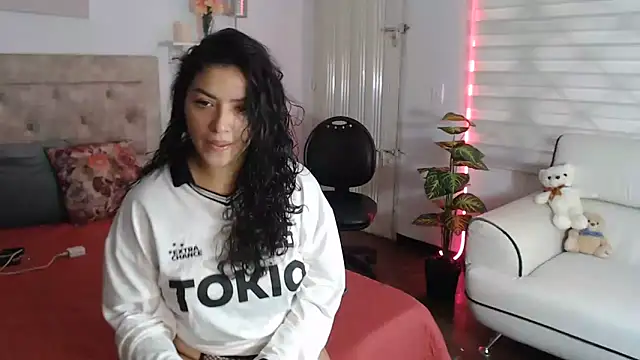 Snapshot of Noapino chatting on 06-12-26, 08:52 Noapino online show from 06-12-26, 08:52