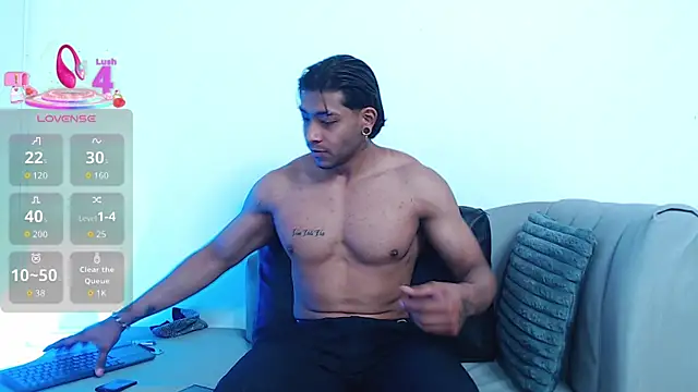 Snapshot of Troyy_lee1 chatting on 09-18-25, 02:41 Troyy lee1 online show from 09-18-25, 02:41