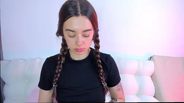 Snapshot of MissLana77 chatting on 02-08-26, 12:58 MissLana77 online show from 02-08-26, 12:58