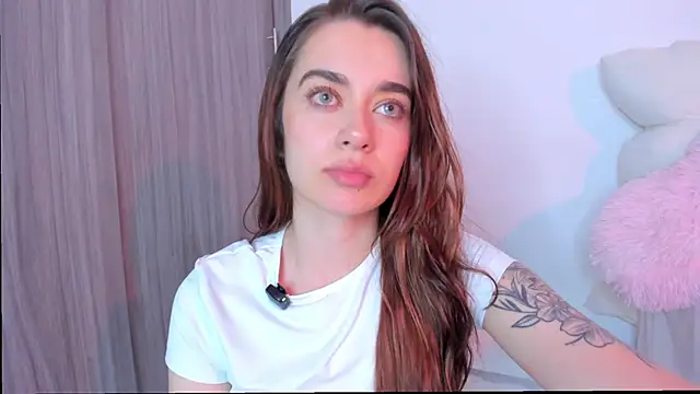 Snapshot of MissLana77 chatting on 03-04-26, 01:11 MissLana77 online show from 03-04-26, 01:11