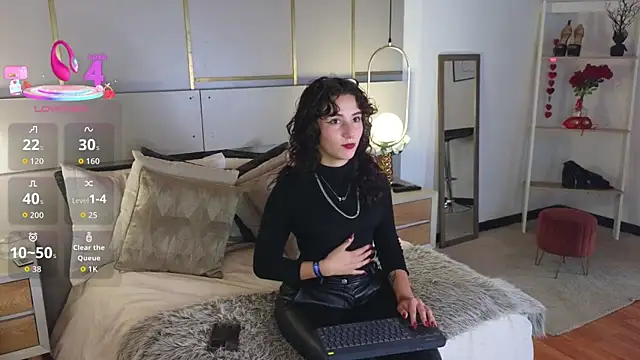 Lina Montclair online show from 04-01-26, 07:00