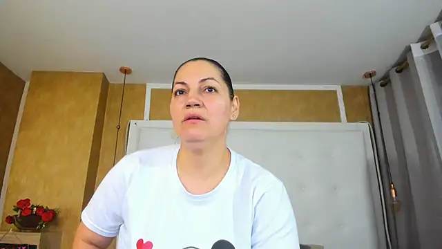 Snapshot of Heidy_milf chatting on 06-17-26, 07:48 Heidy milf online show from 06-17-26, 07:48