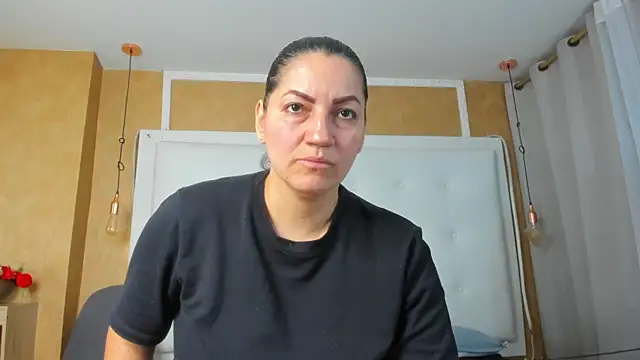 Snapshot of Heidy_milf chatting on 06-23-26, 08:18 Heidy milf online show from 06-23-26, 08:18