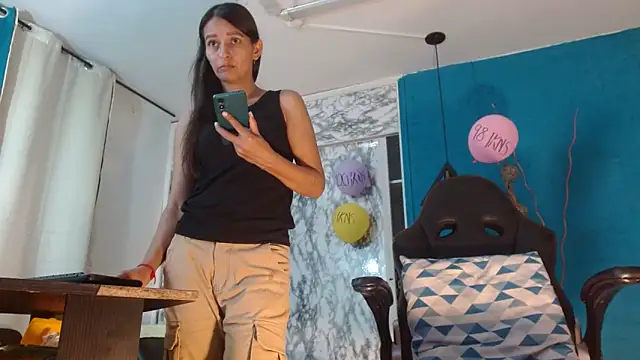 hanna mooreee online show from 04-17-26, 06:33