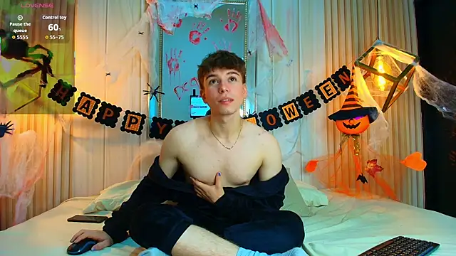 TaylerWhite online show from 10-26-25, 01:06