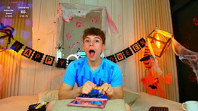 TaylerWhite online show from 10-27-25, 12:31