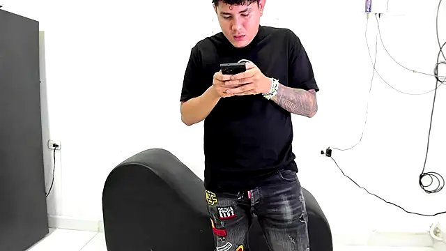 Snapshot of Dirty_royal chatting on 12-05-25, 12:08 Dirty royal online show from 12-05-25, 12:08