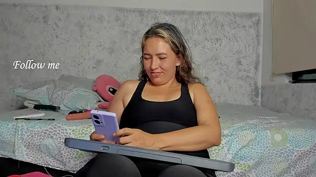 marly charm  online show from 12-23-25, 01:25