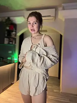 Emaline Fane online show from 04-04-26, 10:51