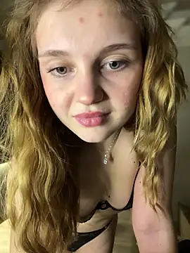 Snapshot of Emaline_Fane chatting on 07-10-26, 08:00 Emaline Fane online show from 07-10-26, 08:00