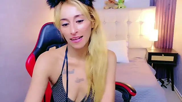Snapshot of charlotte_phaeton chatting on 07-14-26, 10:04 charlotte phaeton online show from 07-14-26, 10:04