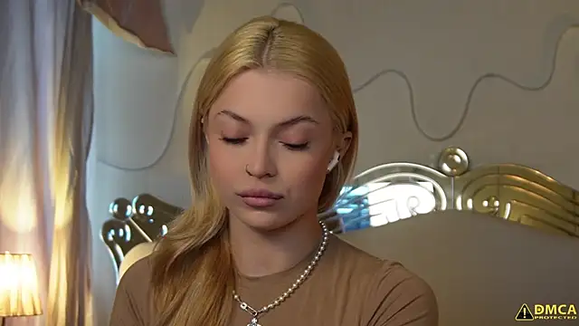 kellypeachcake online show from 10-24-25, 05:37