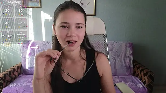 LuciaSenual online show from 10-21-25, 12:06