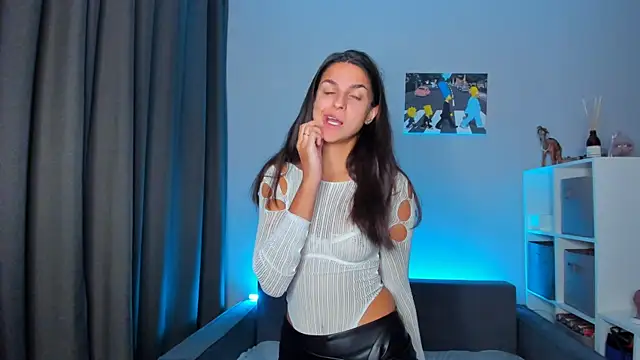 Snapshot of Guilana_baby chatting on 09-18-25, 08:33 Guilana baby online show from 09-18-25, 08:33