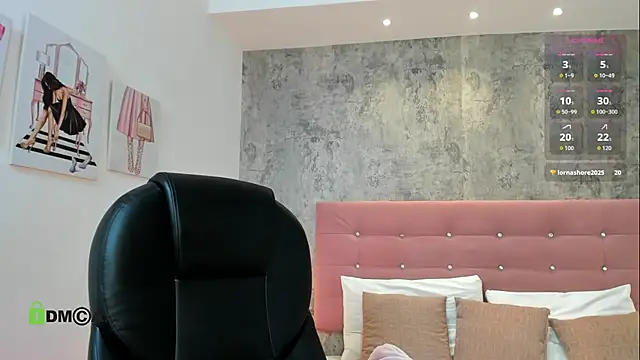 Snapshot of brithanycollins chatting on 10-06-25, 12:35 brithanycollins online show from 10-06-25, 12:35