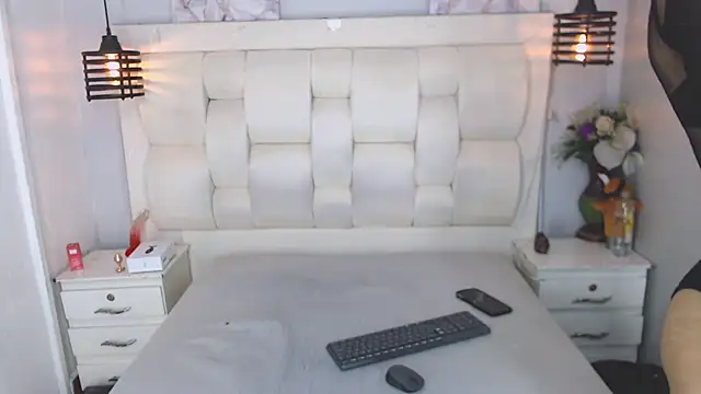 Atley Dolly online show from 11-18-25, 08:24