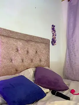 kendra smiitch online show from 02-25-26, 02:32