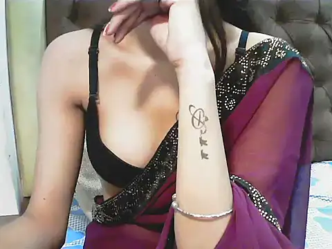 Snapshot of elize__ chatting on 09-23-25, 02:14 elize online show from 09-23-25, 02:14