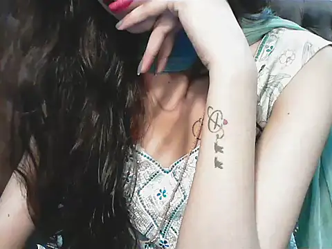 Snapshot of elize__ chatting on 10-08-25, 03:48 elize online show from 10-08-25, 03:48