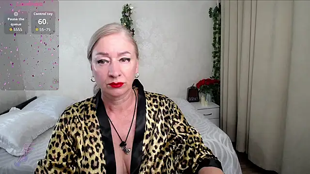 Snapshot of hunters_woman chatting on 07-09-26, 03:27 hunters woman online show from 07-09-26, 03:27