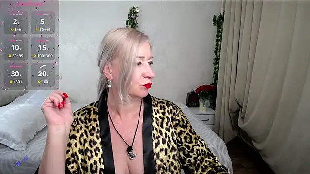 Snapshot of hunters_woman chatting on 07-19-26, 04:00 hunters woman online show from 07-19-26, 04:00