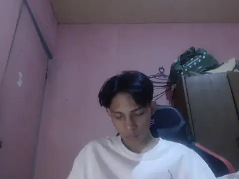Snapshot of Kyoshi_19 chatting on 05-05-26, 12:13 Kyoshi 19 online show from 05-05-26, 12:13