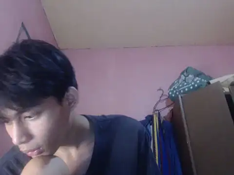 Snapshot of Kyoshi_19 chatting on 06-10-26, 12:37 Kyoshi 19 online show from 06-10-26, 12:37