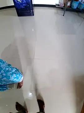 Snapshot of RAYI_Queen_3 chatting on 09-11-25, 10:37 RAYI Queen 3 online show from 09-11-25, 10:37