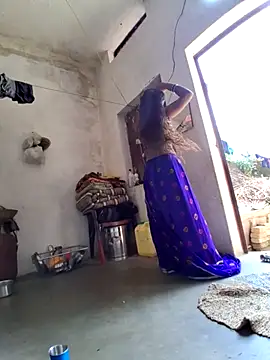 Snapshot of RAYI_Queen_3 chatting on 09-12-25, 05:40 RAYI Queen 3 online show from 09-12-25, 05:40