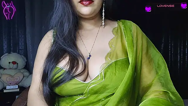 Snapshot of MissNasha chatting on 06-03-26, 02:33 MissNasha online show from 06-03-26, 02:33