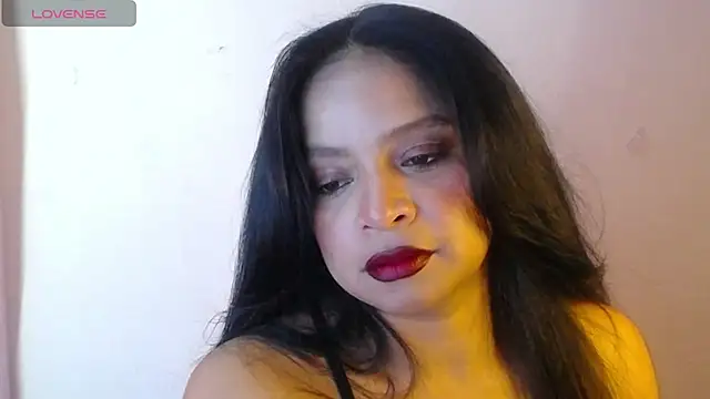 Snapshot of Sara_cute92 chatting on 10-28-25, 05:33 Sara cute92 online show from 10-28-25, 05:33