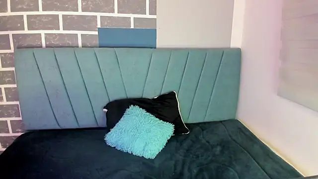 Snapshot of little_annee chatting on 09-14-25, 11:37 little annee online show from 09-14-25, 11:37