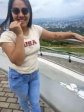 Snapshot of Dilan_and_Mia chatting on 10-08-25, 03:31 Dilan and Mia online show from 10-08-25, 03:31