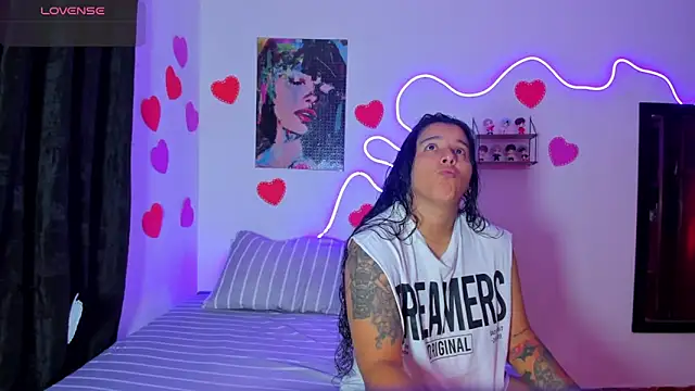 Dilan and Mia online show from 02-27-26, 01:38