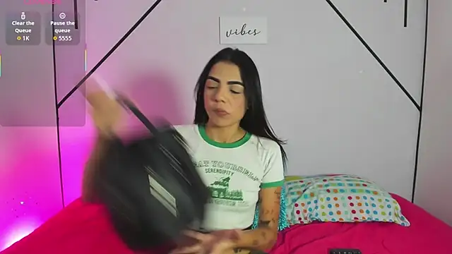 MiahCornell  online show from 11-24-25, 08:08