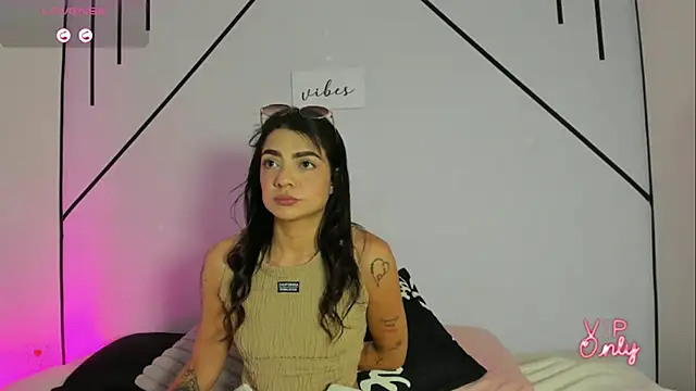 Snapshot of MiahCornell_ chatting on 02-05-26, 08:13 MiahCornell online show from 02-05-26, 08:13