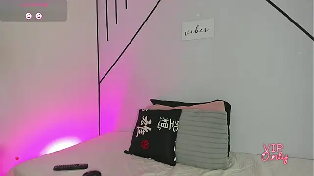 Snapshot of MiahCornell_ chatting on 02-09-26, 07:40 MiahCornell online show from 02-09-26, 07:40