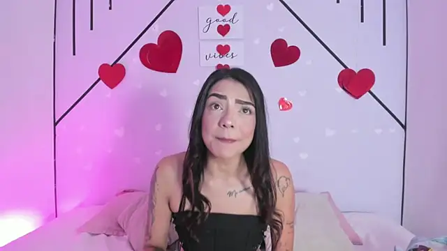 Snapshot of MiahCornell_ chatting on 02-14-26, 07:54 MiahCornell online show from 02-14-26, 07:54