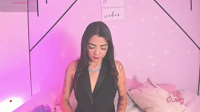 Snapshot of MiahCornell_ chatting on 02-27-26, 08:42 MiahCornell online show from 02-27-26, 08:42