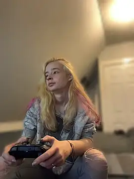 SeccySerena online show from 04-13-26, 05:29