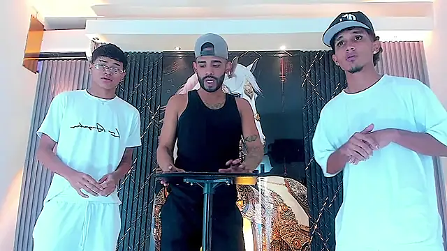 Dominic Max  online show from 10-26-25, 10:10