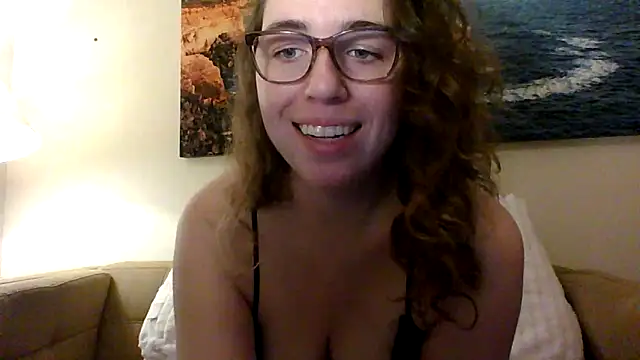 Snapshot of sweetsocalgirl chatting on 02-01-26, 01:59 sweetsocalgirl online show from 02-01-26, 01:59