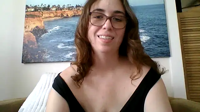 Snapshot of sweetsocalgirl chatting on 05-06-26, 10:04 sweetsocalgirl online show from 05-06-26, 10:04