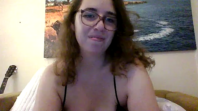Snapshot of sweetsocalgirl chatting on 05-21-26, 02:40 sweetsocalgirl online show from 05-21-26, 02:40